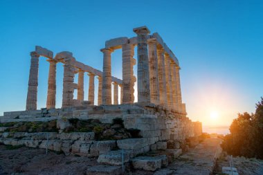 Poseidon antik tapınak batımında kalıntıları. 