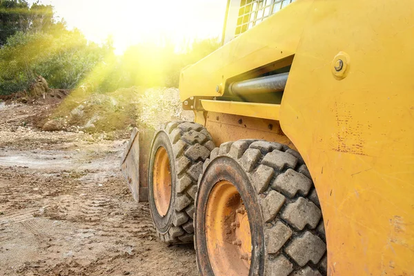 Küçük buldozer çalışır