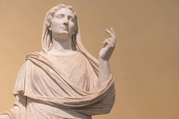 Αρχαίο Ρωμαϊκό Μαρμάρινο Άγαλμα Μιας Γυναίκας — Φωτογραφία Αρχείου
