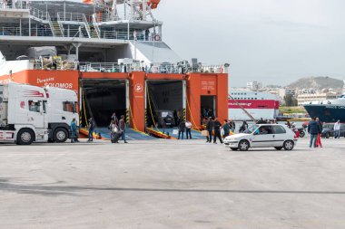 Atina, Yunanistan - 09 Mart 2018: Yatılı feribot pire yolcu bağlantı noktası.