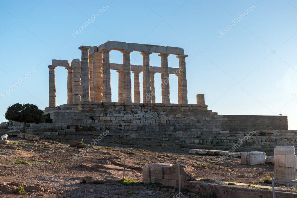 Фото древних храмов 4 класс. Храм диптер древней греции. Храм в антах парфенон и. Парфенон храм афины на акрополе. Храм парфенон в афинах.