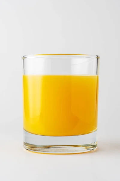 Copo Suco Laranja Sobre Fundo Branco Conceito Fruta — Fotografia de Stock