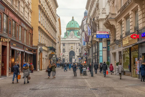 Viena Áustria Janeiro 2020 Pessoas Estão Andando Rua Viena Áustria — Fotografia de Stock