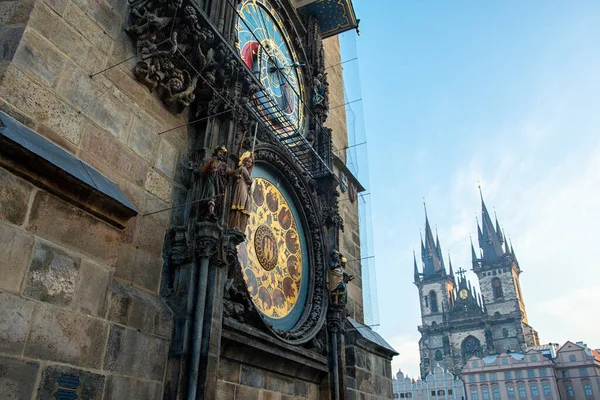 Relógio Astronômico Cidade Velha Praga Com Tyn Igreja — Fotografia de Stock