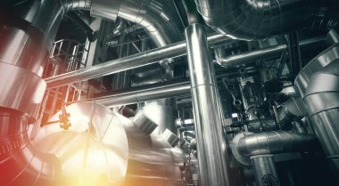 Sanayi bölgesi, mavi tonlu çelik boru hatları.  