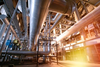 donanımları, kablolar ve borular modern Endüstr içinde bulunan