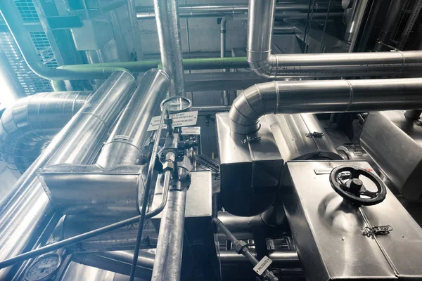 somun anahtarı Fabrikası'nda ile sanayi işçisi 