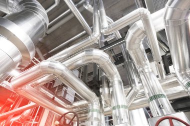 donanımları, kablolar ve borular modern Endüstr içinde bulunan