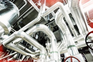 donanımları, kablolar ve borular modern Endüstr içinde bulunan
