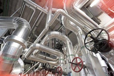 donanımları, kablolar ve borular modern Endüstr içinde bulunan