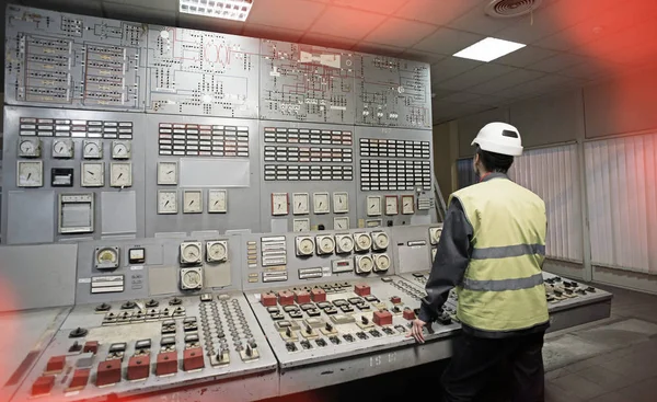 Lieu de travail dans la salle de contrôle du système . — Photo