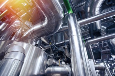 donanımları, kablolar ve borular modern Endüstr içinde bulunan