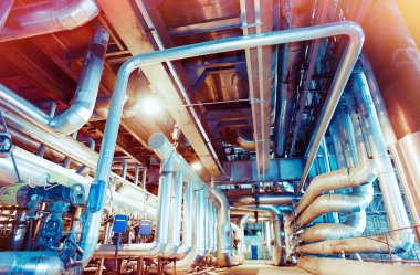 donanımları, kablolar ve borular modern Endüstr içinde bulunan