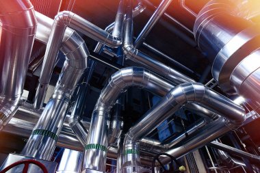 Sanayi Bölgesi, çelik boru hatları, vanalar, kabloları ve yürüyüş yolları