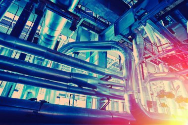 donanımları, kablolar ve borular modern Endüstr içinde bulunan