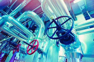 donanımları, kablolar ve borular modern Endüstr içinde bulunan