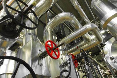 donanımları, kablolar ve borular modern Endüstr içinde bulunan