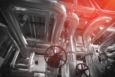 donanımları, kablolar ve borular modern Endüstr içinde bulunan