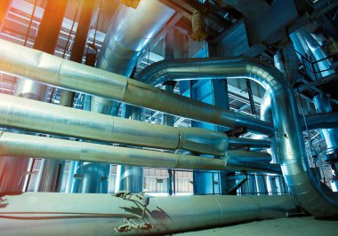 Sanayi Bölgesi, çelik boru hatları, vanalar, kabloları ve yürüyüş yolları