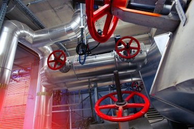 donanımları, kablolar ve borular modern Endüstr içinde bulunan