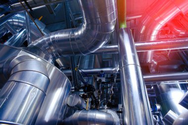 donanımları, kablolar ve borular modern Endüstr içinde bulunan