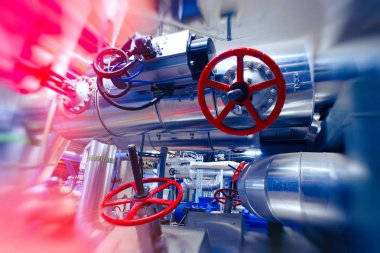 Endüstriyel fabrika. Çeşitli mekanizmaları ve metal borular. Tonda im