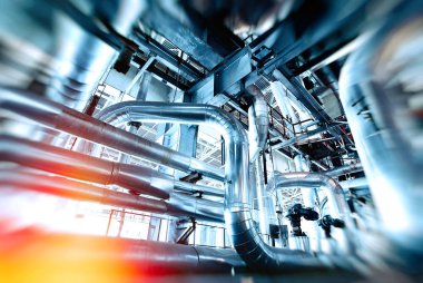 Endüstriyel fabrika. Çeşitli mekanizmaları ve metal borular. Tonda im