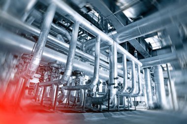 Endüstriyel fabrika. Çeşitli mekanizmaları ve metal borular. Tonda im