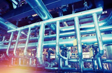 donanımları, kablolar ve borular modern Endüstr içinde bulunan