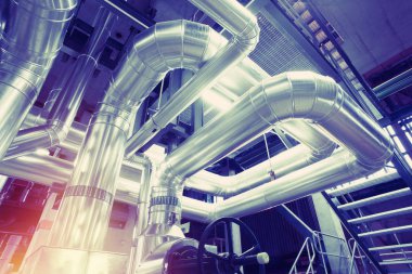 donanımları, kablolar ve borular modern Endüstr içinde bulunan