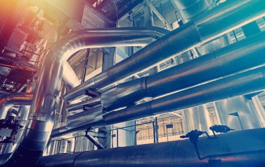 donanımları, kablolar ve borular modern Endüstr içinde bulunan