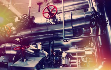 Sanayi Bölgesi, çelik boru hatları, subaplar ve kabloları