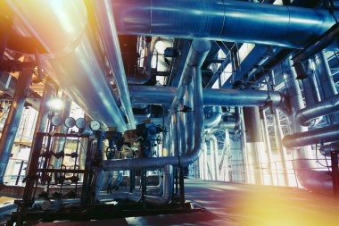 donanımları, kablolar ve borular modern Endüstr içinde bulunan