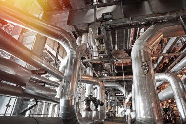 donanımları, kablolar ve borular modern Endüstr içinde bulunan