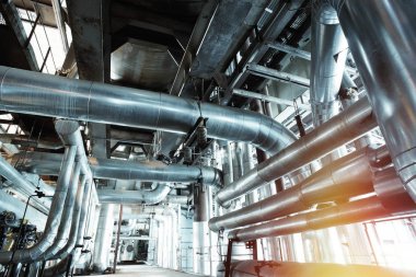 donanımları, kablolar ve borular modern Endüstr içinde bulunan