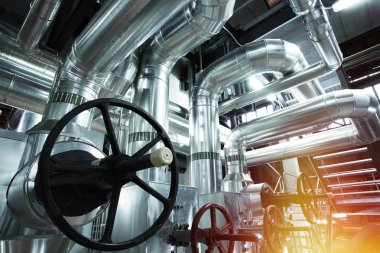 donanımları, kablolar ve borular modern Endüstr içinde bulunan