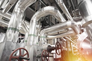 ekipman, kablolar ve borular 