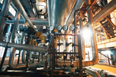 donanımları, kablolar ve borular modern Endüstr içinde bulunan