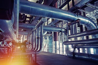 donanımları, kablolar ve borular modern Endüstr içinde bulunan