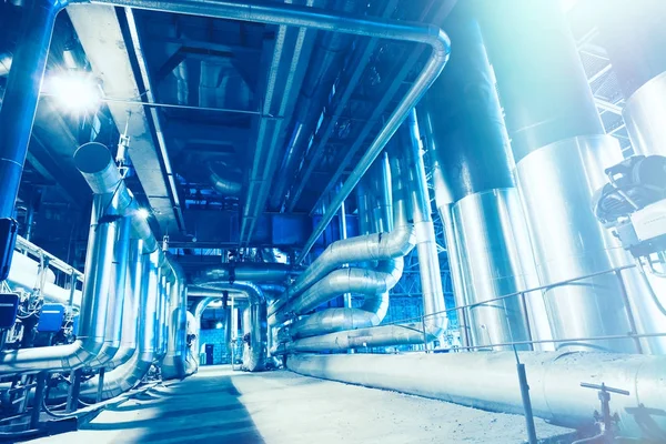 donanımları, kablolar ve borular modern Endüstr içinde bulunan