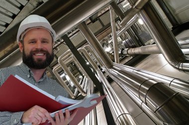 Fabrika ekipmanına karşı manuel okuma mühendisi