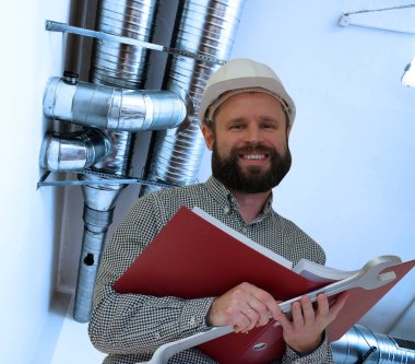 Fabrika ekipmanına karşı manuel okuma mühendisi