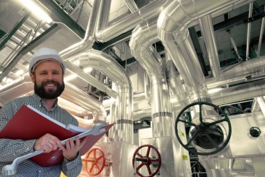 Fabrika ekipmanına karşı manuel okuma mühendisi