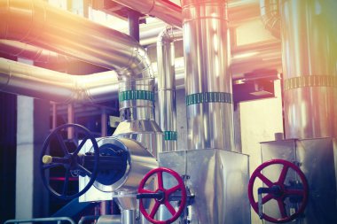 donanımları, kablolar ve borular modern Endüstr içinde bulunan