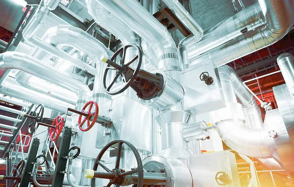 Sanayi Bölgesi, çelik boru hatları, subaplar ve kabloları