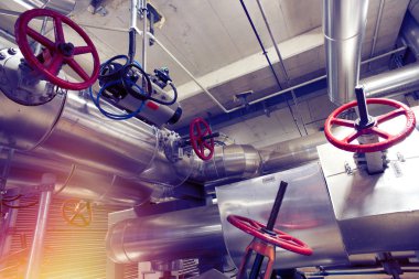 donanımları, kablolar ve borular modern Endüstr içinde bulunan