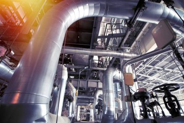 donanımları, kablolar ve borular modern Endüstr içinde bulunan