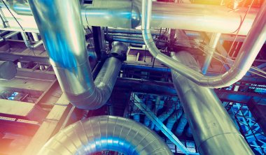 donanımları, kablolar ve borular modern Endüstr içinde bulunan