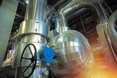 donanımları, kablolar ve borular modern Endüstr içinde bulunan