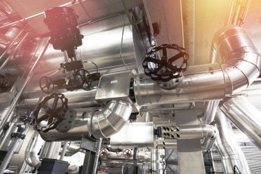 donanımları, kablolar ve borular modern Endüstr içinde bulunan